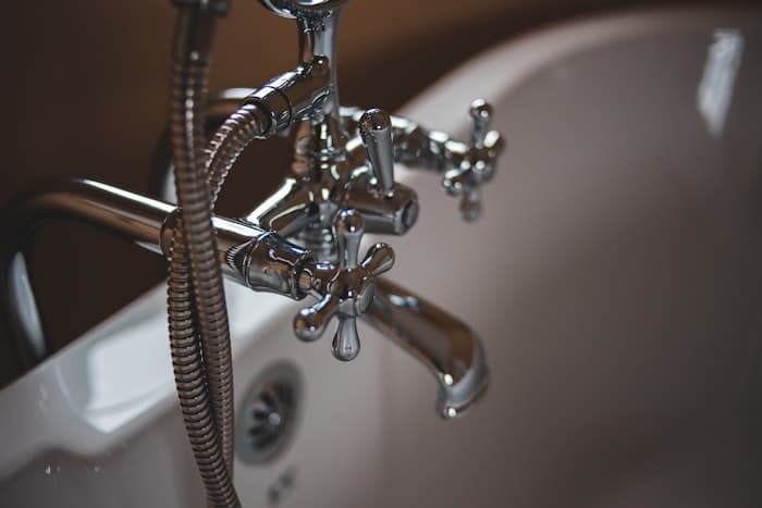 Mitigeur de lavabo chromé